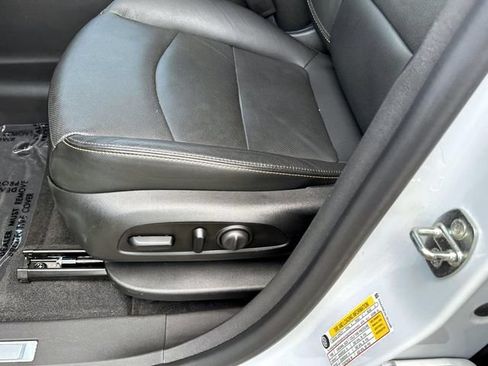 Certified 2020 Chevrolet Equinox Premier FWD image 19