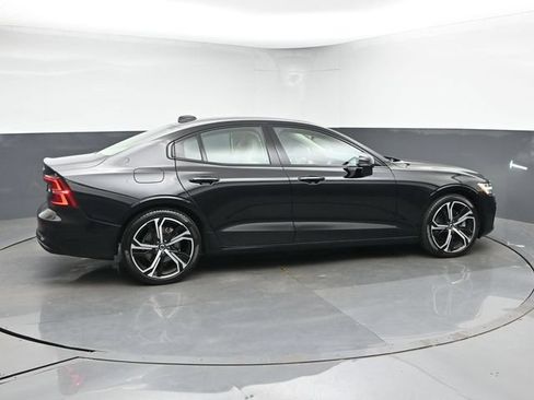 Used 2023 Volvo S60 B5 Ultimate w/ Protection Package Premier FWD image 9