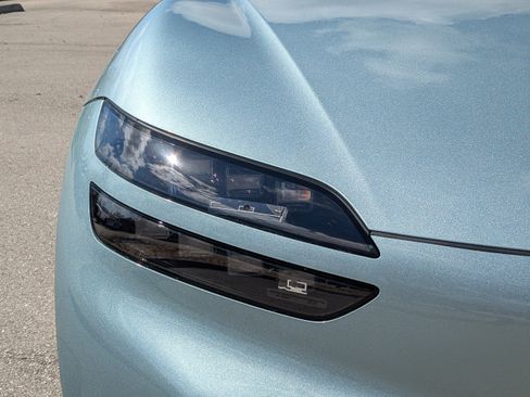 Used 2025 Genesis GV60 RWD image 9