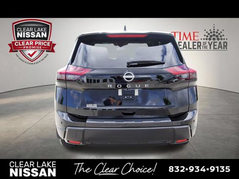 Certified 2026 Nissan Rogue SV FWD image 6