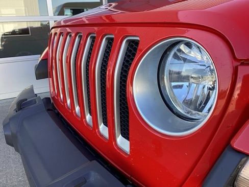 Used 2020 Jeep Wrangler Unlimited Sahara AWD/4WD image 6