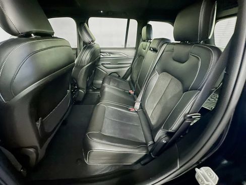 Certified 2023 Jeep Grand Cherokee Altitude AWD/4WD image 36