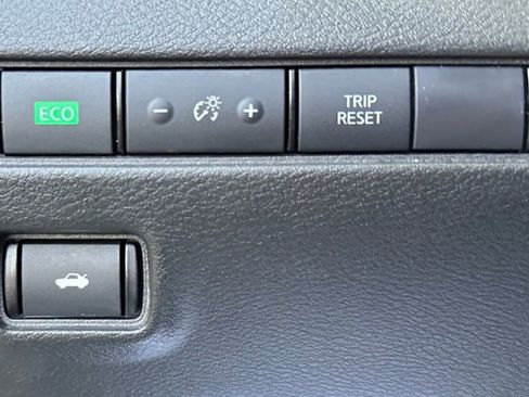 Used 2024 Nissan Sentra S image 27