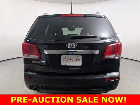Used 2012 Kia Sorento LX w/ Convenience Pkg image 6