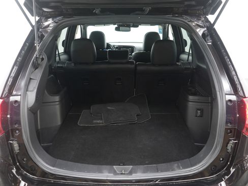 Used 2022 Mitsubishi Outlander LE image 17