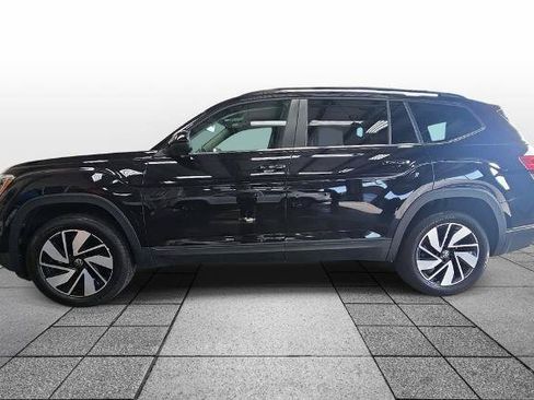 Used 2025 Volkswagen Atlas SE FWD image 8
