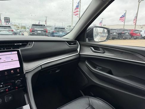 Used 2023 Jeep Grand Cherokee Limited AWD/4WD image 46