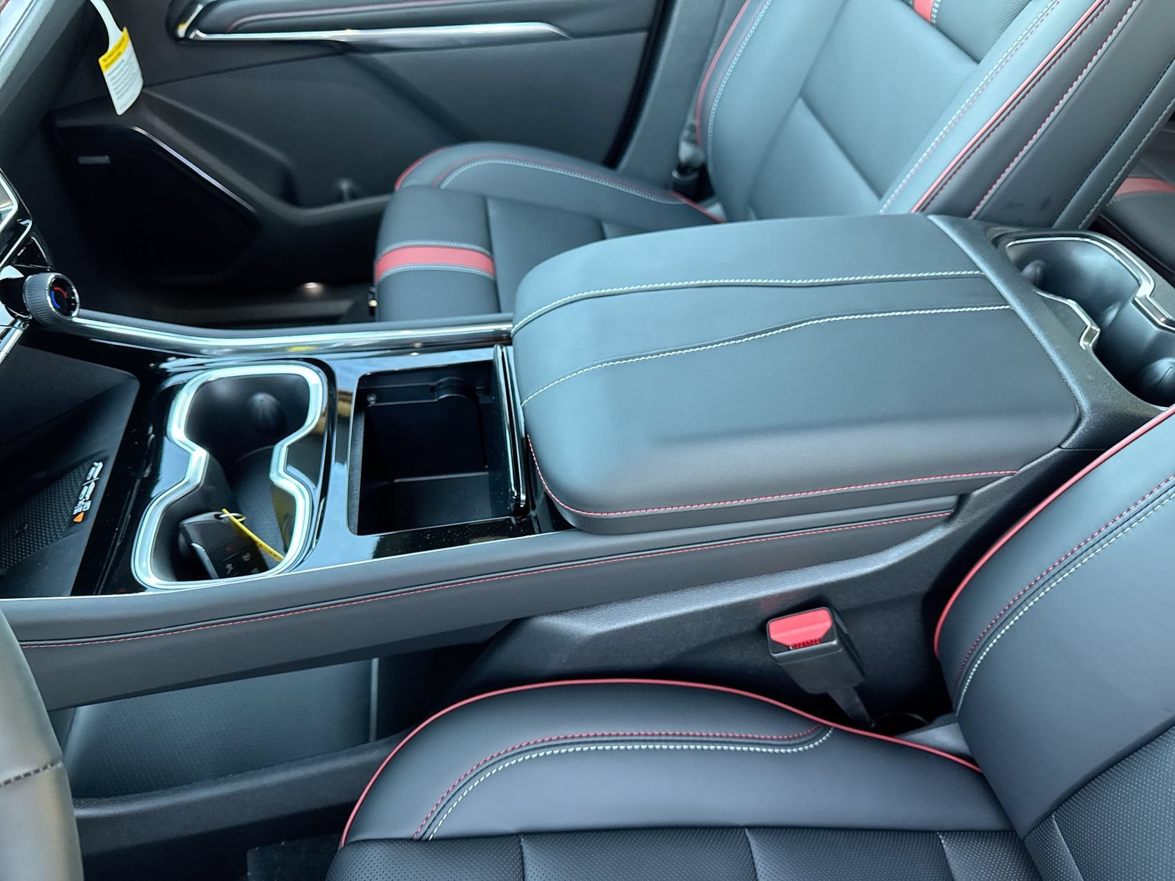 New 2027 Chevrolet Traverse RS FWD image 22