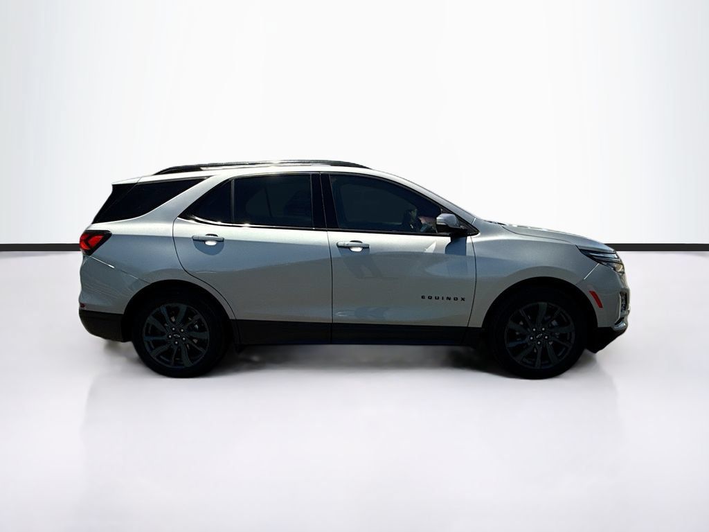 Used 2023 Chevrolet Equinox RS w/ RS Leather Package AWD/4WD image 4