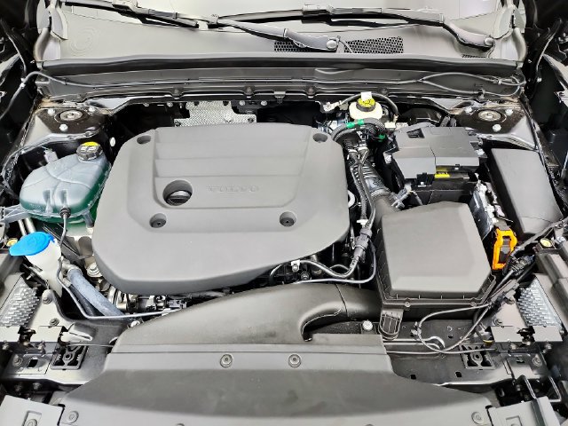 New 2026 Volvo XC40 B5 Plus w/ Protection Package Premier AWD/4WD image 33