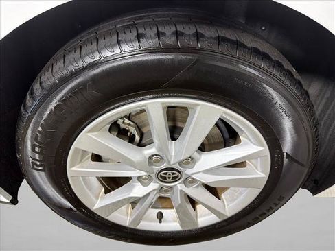 Used 2025 Toyota Camry LE FWD image 17