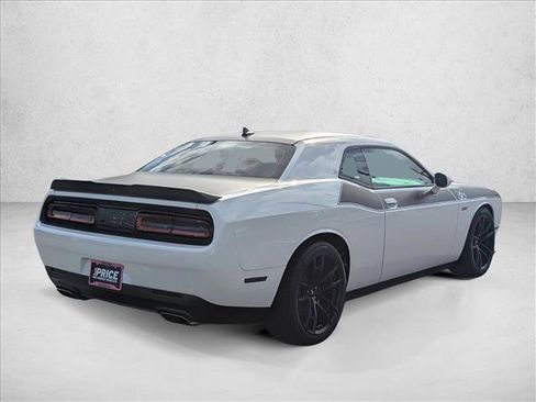 Used 2022 Dodge Challenger R/T Scat Pack w/ T/A Package image 5