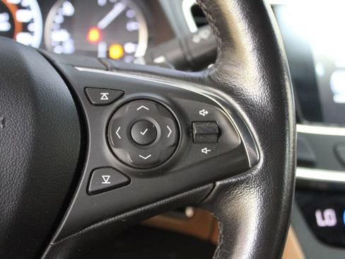 Used 2017 Buick LaCrosse Essence FWD image 17