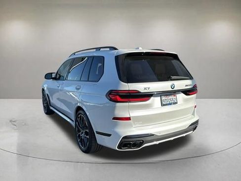Used 2025 BMW X7 M60i AWD/4WD image 4