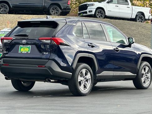 Used 2025 Toyota RAV4 XLE FWD image 4