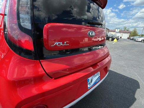 Used 2017 Kia Soul + FWD image 42