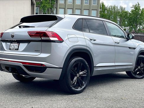 Certified 2023 Volkswagen Atlas Cross Sport SEL R-Line AWD/4WD image 13