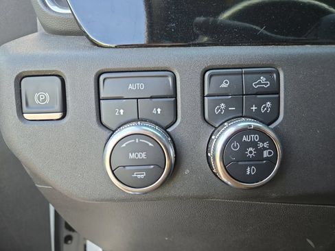 Used 2025 GMC Sierra 1500 SLT AWD/4WD image 20
