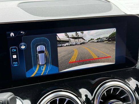 Used 2026 Mercedes-Benz GLB 250 image 5