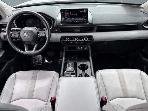 Certified 2023 Honda Pilot Touring image 15