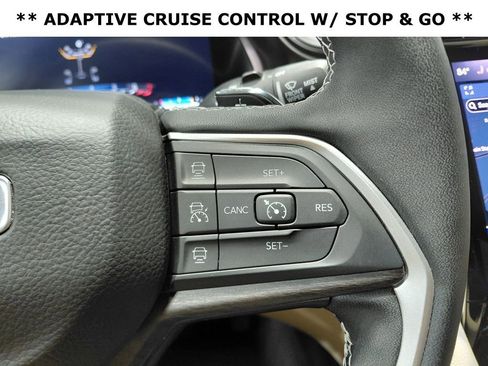 Certified 2025 Jeep Grand Cherokee L Limited AWD/4WD image 8