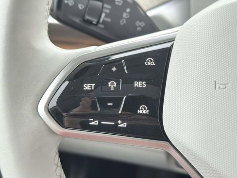 Certified 2025 Volkswagen ID. Buzz 1st Edition image 21