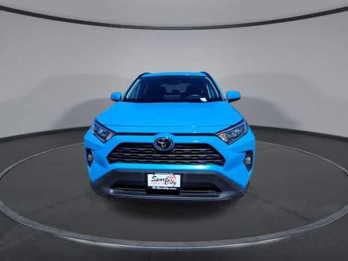 Used 2021 Toyota RAV4 XLE FWD image 3