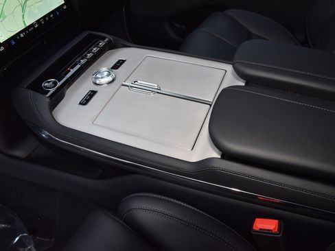 New 2025 Lincoln Navigator Reserve w/ Jet Appearance Package image 33