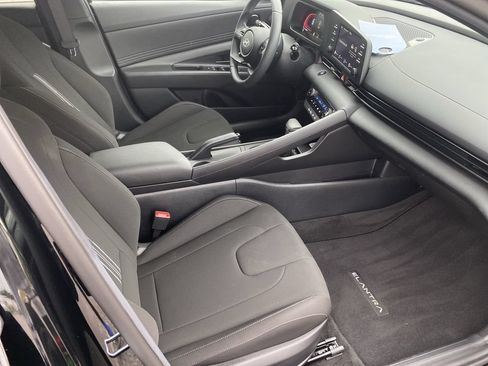 Certified 2026 Hyundai Elantra Sport FWD image 30