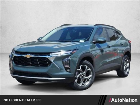 Used 2025 Chevrolet Trax LT w/ Driver Confidence Package FWD image 1