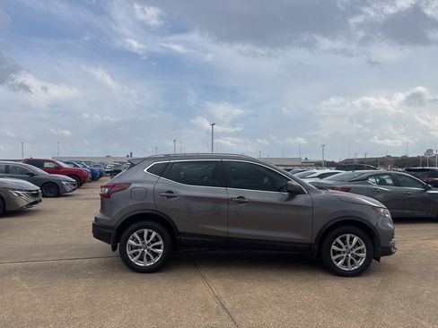 Certified 2022 Nissan Rogue Sport SV w/ Technology Package image 25
