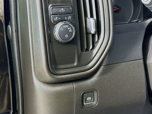 Used 2022 Chevrolet Silverado 1500 Custom image 13