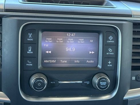 Used 2021 RAM 1500 Classic SLT RWD image 28