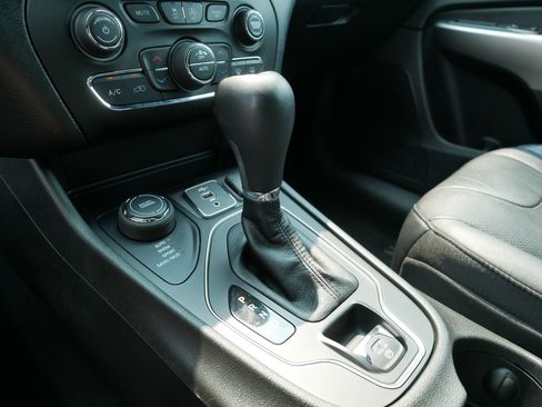 Used 2021 Jeep Cherokee Latitude Lux 80th Anniv w/ Quick Order Package 26U 80TH AWD/4WD image 24