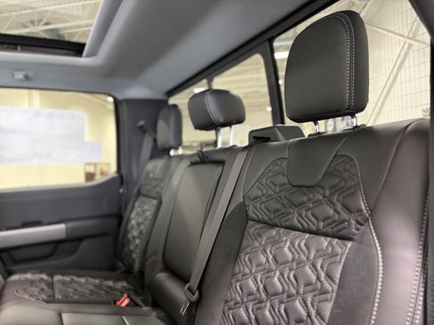 New 2026 Ford F250 Lariat w/ Black Appearance Package AWD/4WD image 29