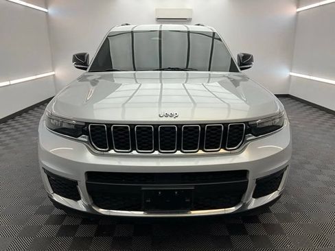 Used 2021 Jeep Grand Cherokee L Limited AWD/4WD image 2