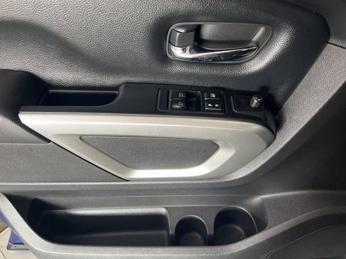 Used 2017 Nissan Titan SV AWD/4WD image 46