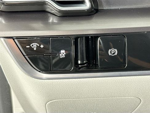 Certified 2024 Kia Sportage EX FWD image 10