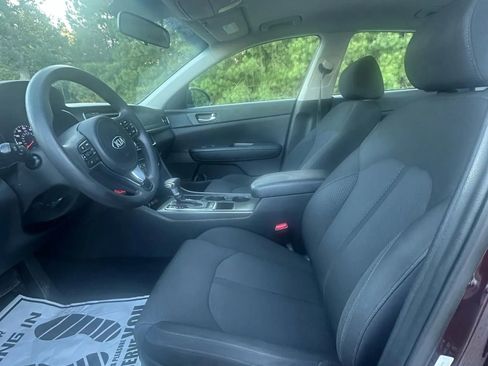 Used 2017 Kia Optima LX w/ Option Group 014 image 9