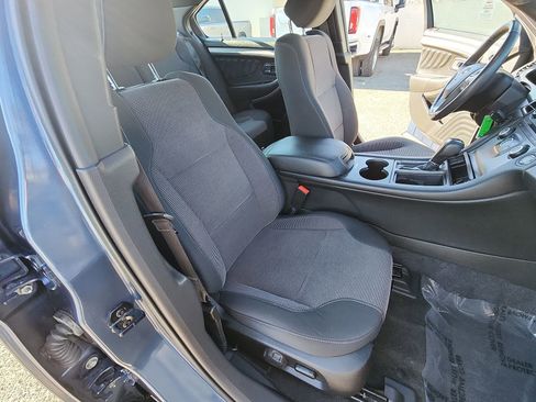 Used 2018 Ford Taurus SEL image 24