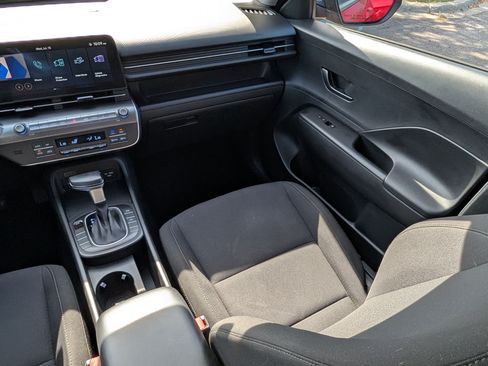Used 2024 Hyundai Kona SEL FWD image 11