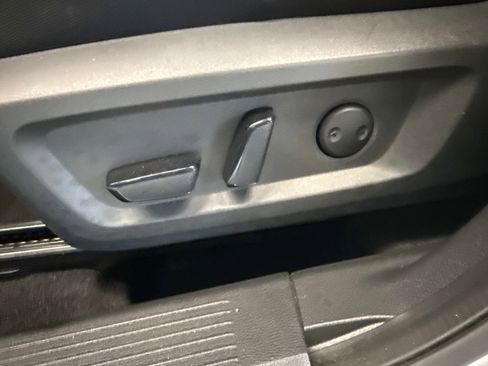 Used 2021 Nissan Rogue SV image 19