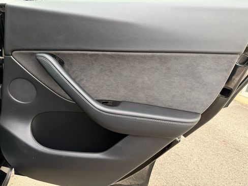 Used 2021 Tesla Model Y Long Range image 29