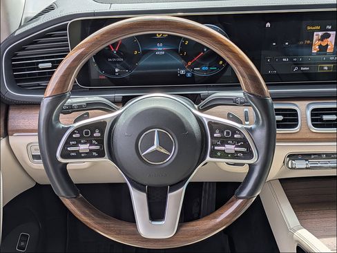 Used 2022 Mercedes-Benz GLS 450 4MATIC image 18