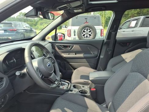 Used 2025 Subaru Forester Premium AWD/4WD image 5