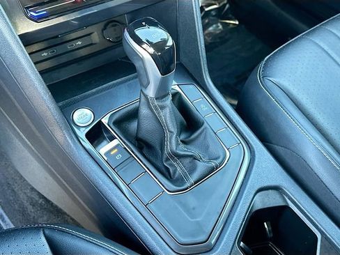 Used 2024 Volkswagen Tiguan SE image 16