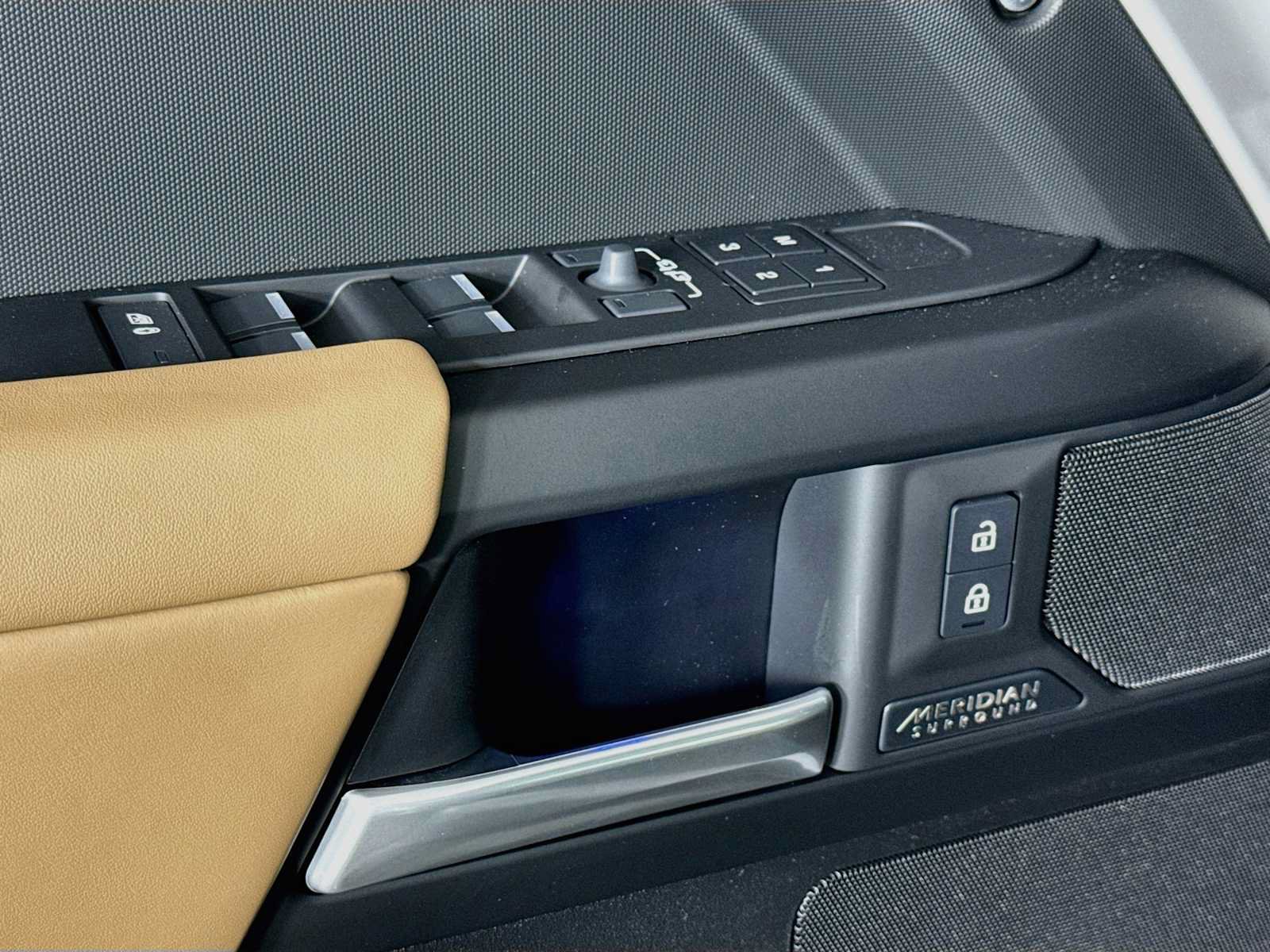 New 2026 Land Rover Defender 110 X-Dynamic SE AWD/4WD image 20