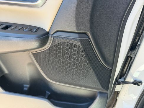 Used 2018 Honda CR-V Touring image 25