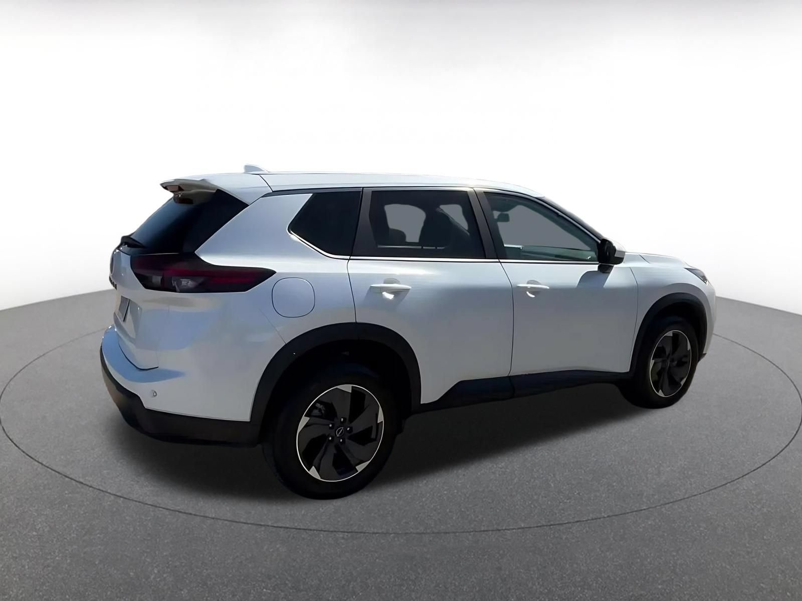 Used 2025 Nissan Rogue SV FWD image 14