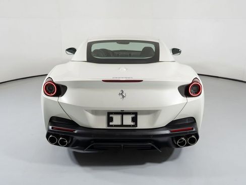 Used 2019 Ferrari Portofino image 15